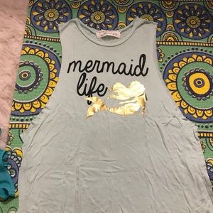 Graphic tank